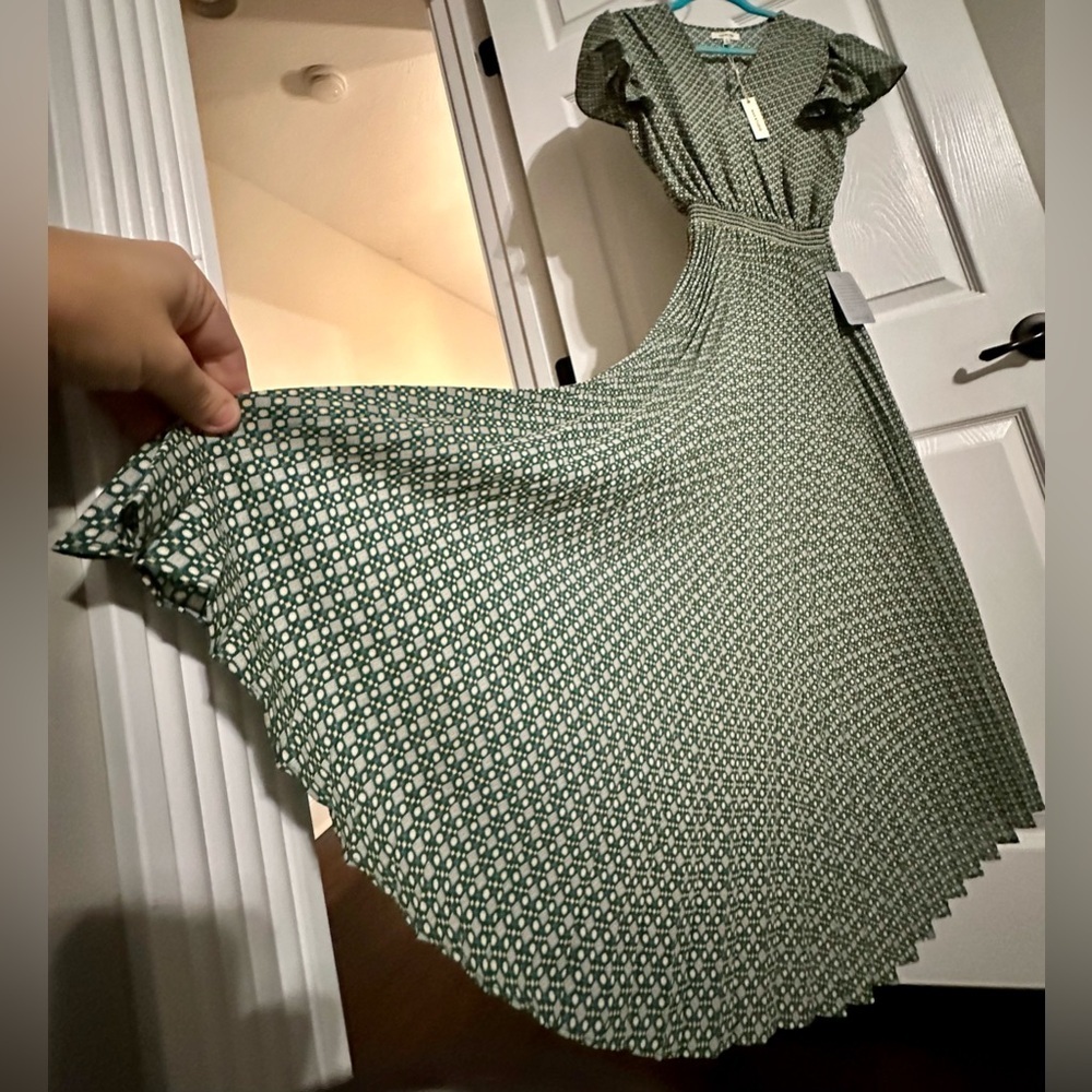 Max Studio Pleated Midi Dress — NWT Green Print Flutter Sleeve | Size S - Picture 6 of 11